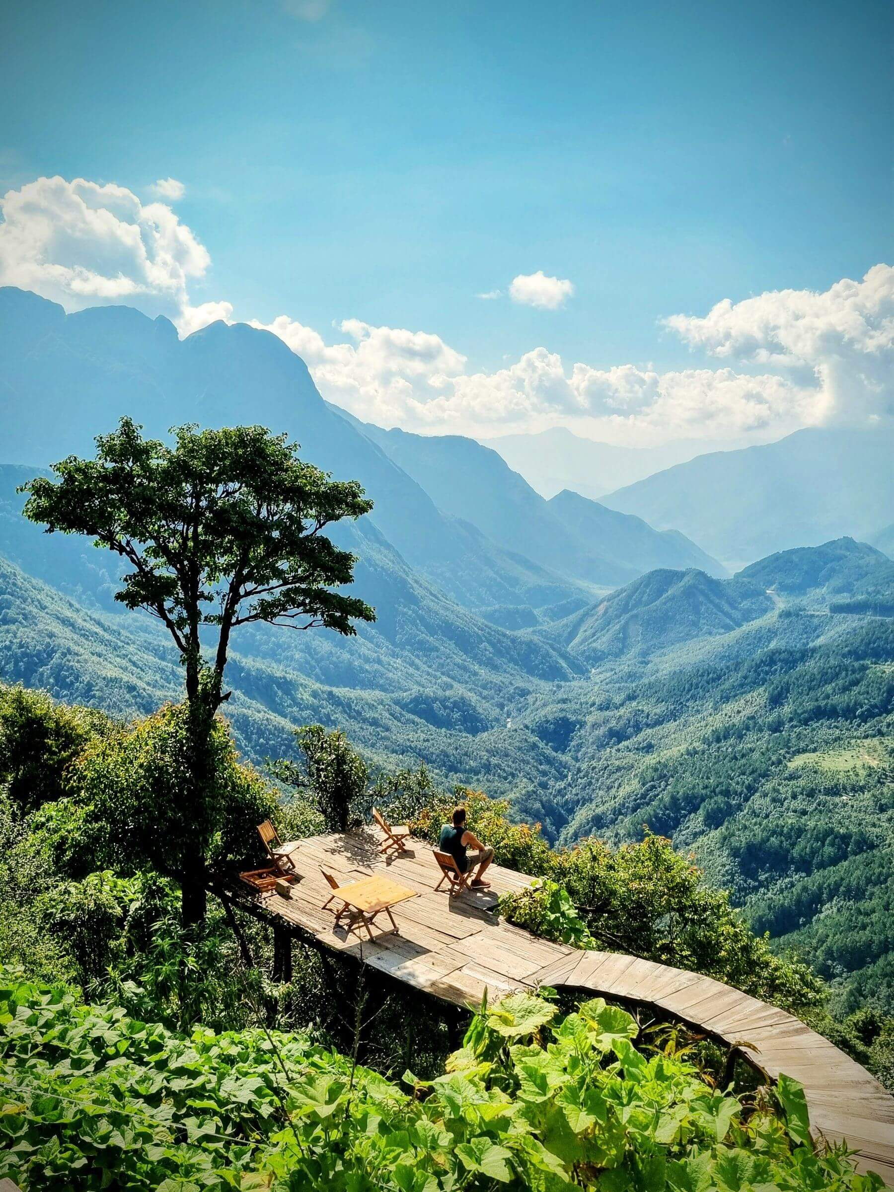 Terrasse in den Bergen Vietnams, Blick ins Tal